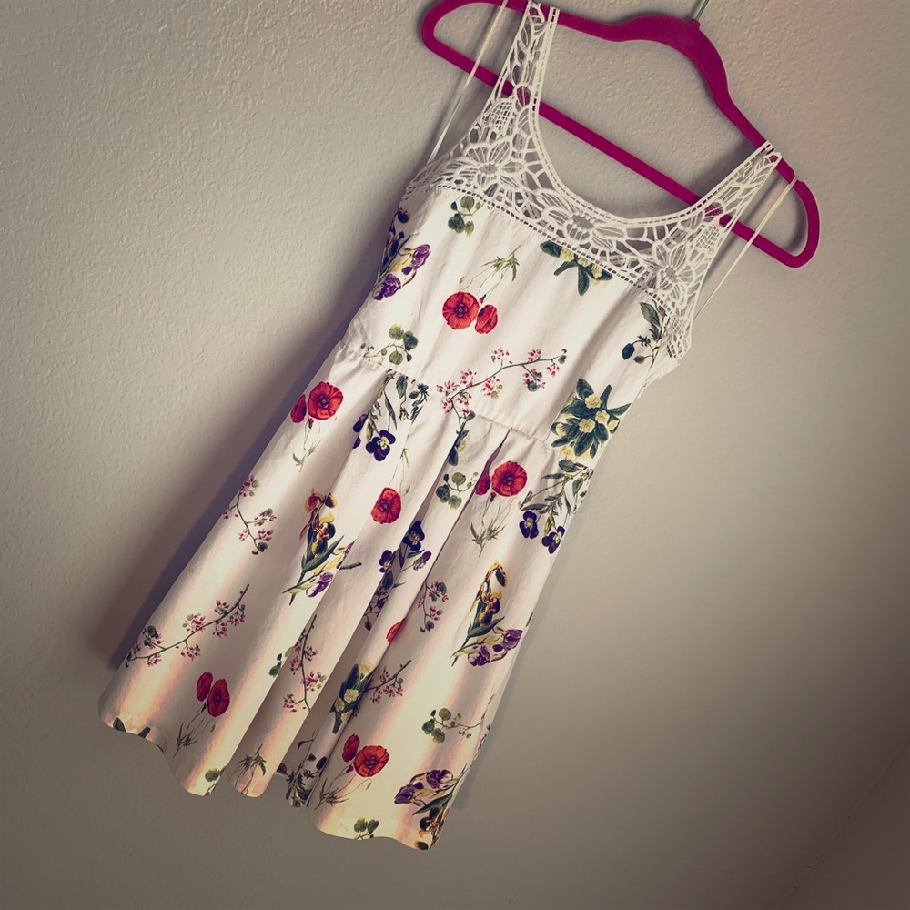 Cute dress!